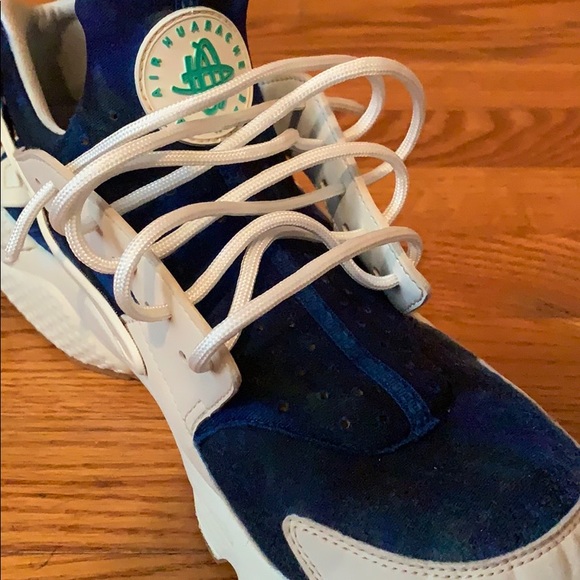 *CUSTOM* NIKE AIR HUARACHE!! - Picture 5 of 7